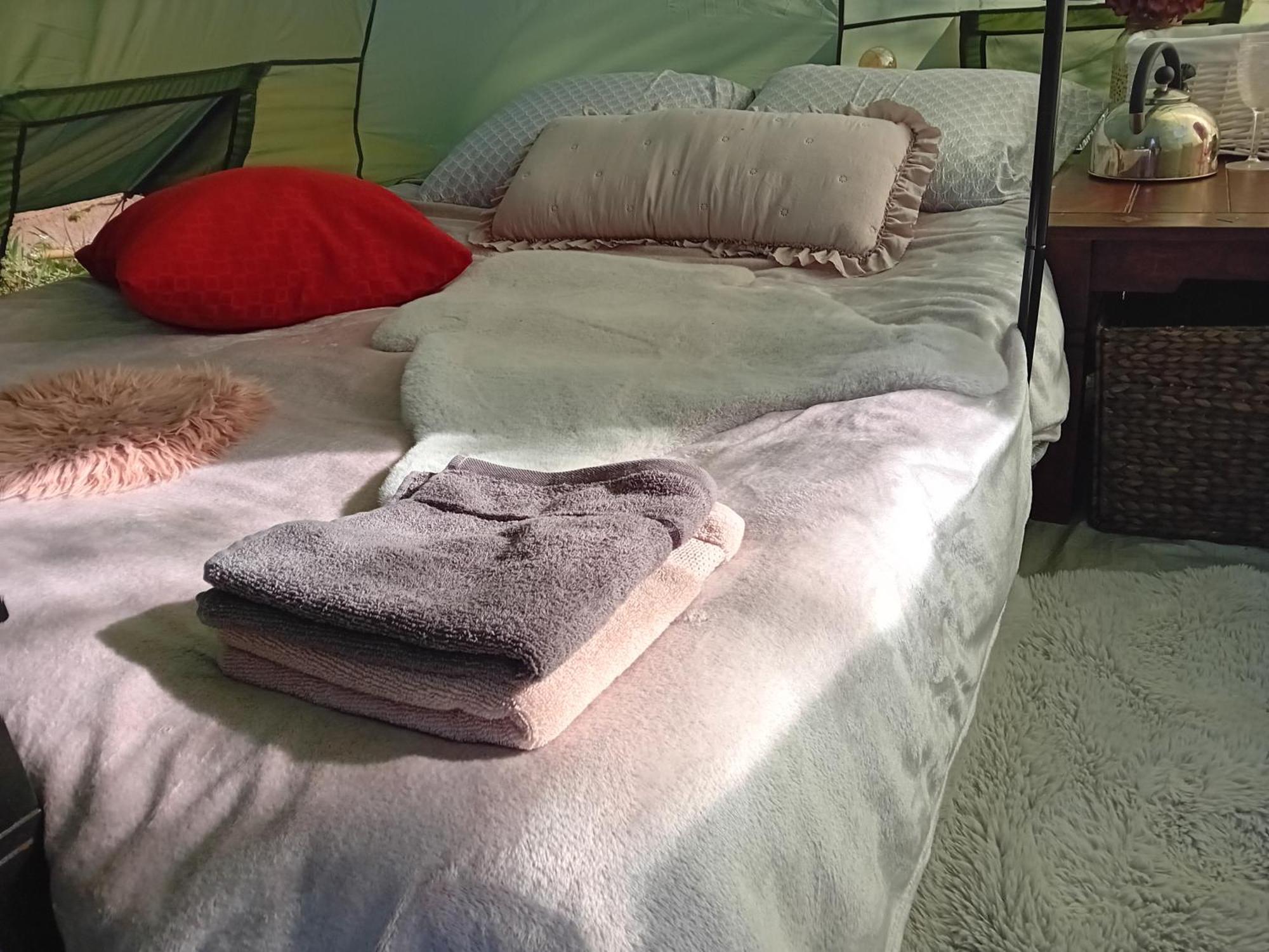 Indian Tent Tipi In Shared Lot And Shared Bathroom Mrse Exteriör bild